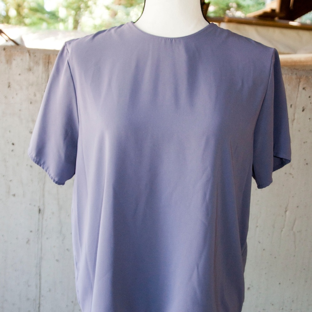 Two Dress Barn dress shirts size Med in great cond